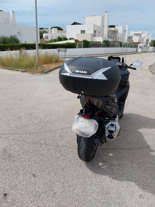 Kymco CV3 550cc Preto + Capacete