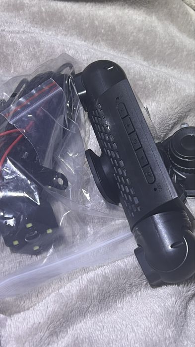 Видеорегистратор 4 камеры.