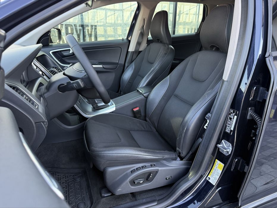 Volvo XC60 2016 VIN YV440MDJ0H2074558 фото оголошення 10 з 23