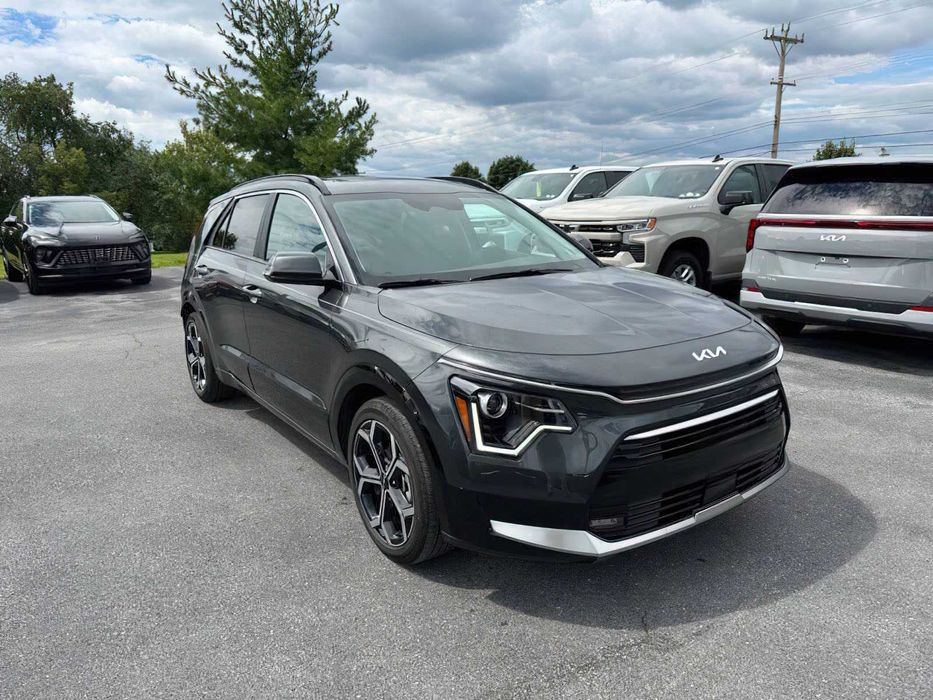 Kia Niro EX Touring      2023