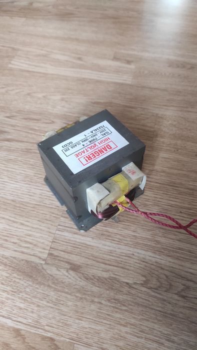 Transformator z mikrofali GAL - 700E