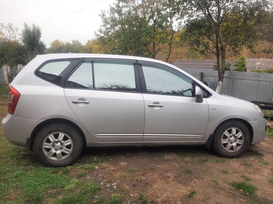 Продам автомобіль Kia Carens