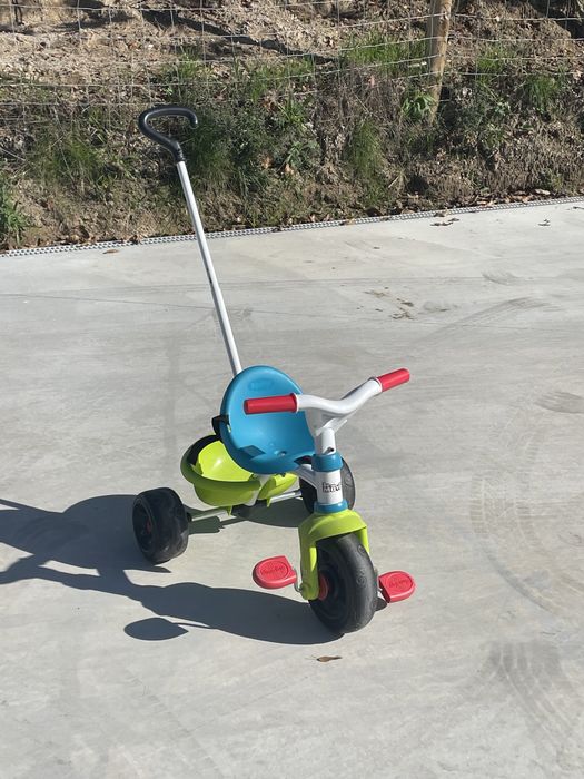 Vendo material de bebe.