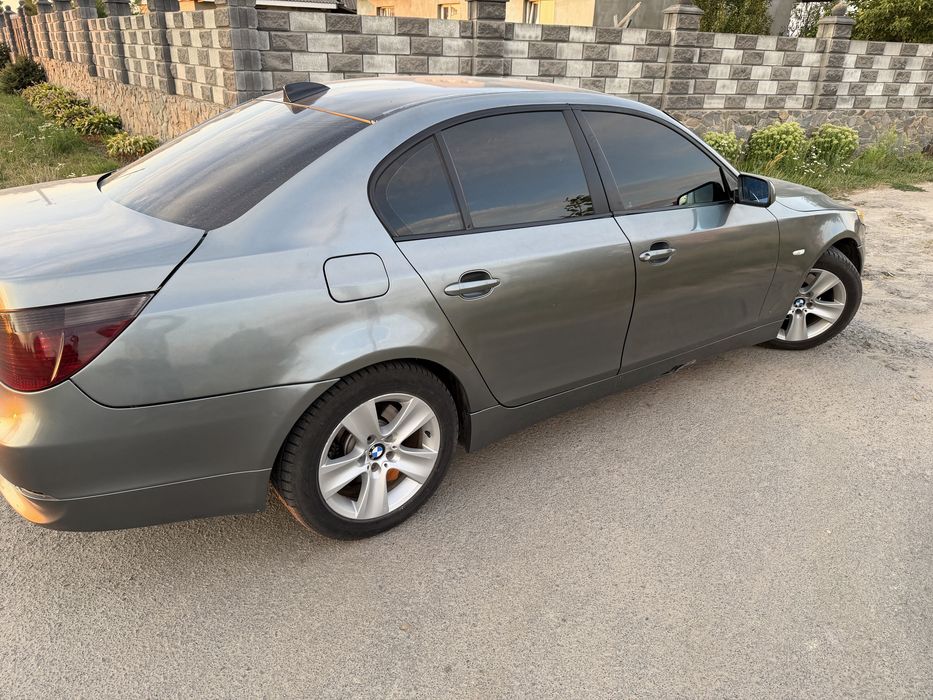 BMW e60.
