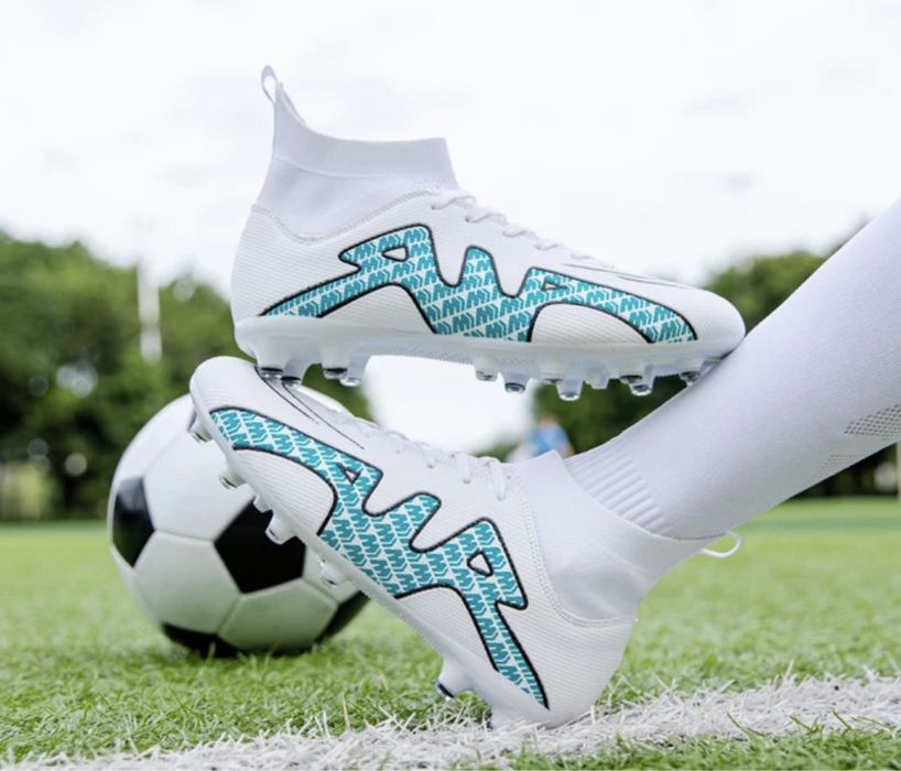 Buty piłkarskie korki lanki skarpeta futbolówki orlik