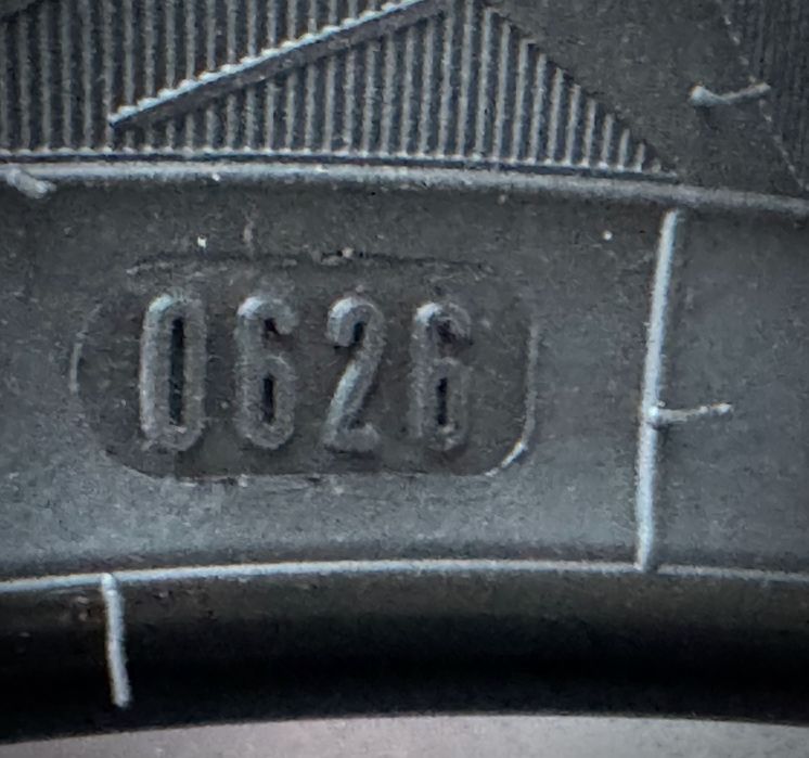 Goodyear EfficientGrip Performance 2 215/50 R18 92V DOT 0626/0726 - przebieg ok. 500 km