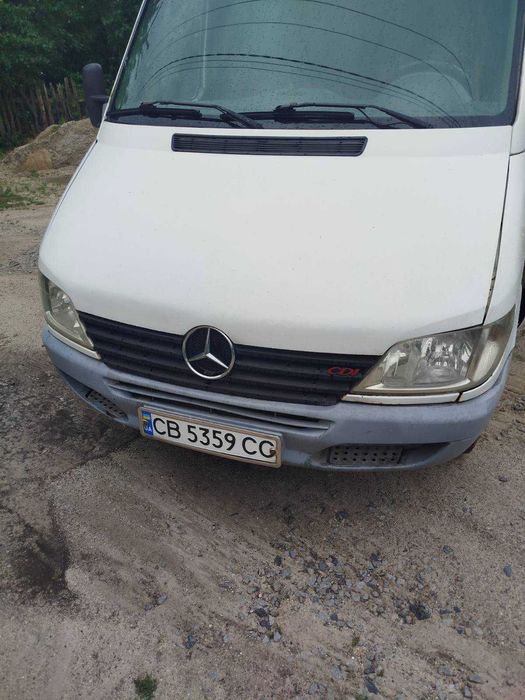 Автомобіль Мерседес Спрінтер