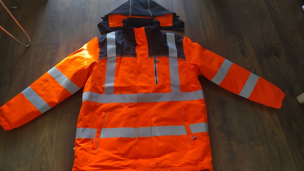 Nowe ogrodniczki robocze i kurtka odblaskowa Knoxfield