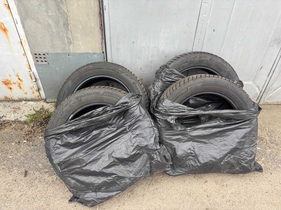 Hankook Icept iZ3 235/55/18