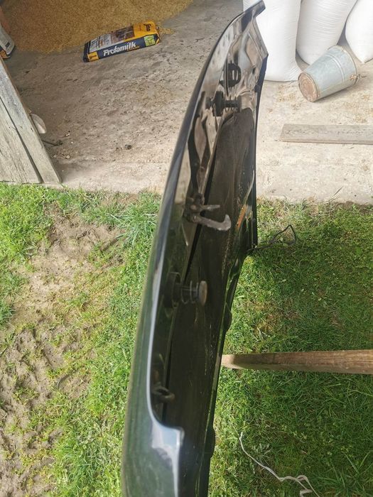 Maska A8 D3 mały griil b.dobry stan LY5X
