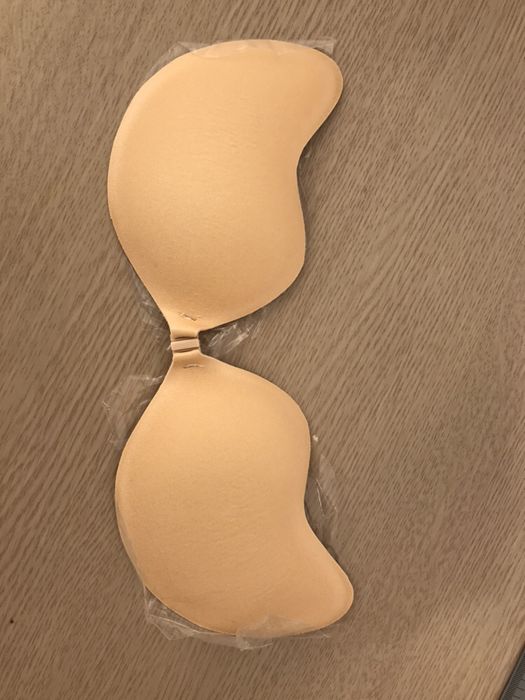 Бюстгальтер на силиконе. Размер M