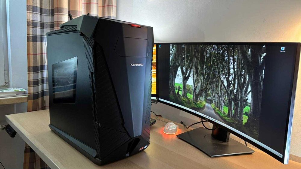 PC i7-6700K | GTX 980 Ti | 32GB RAM | SSD