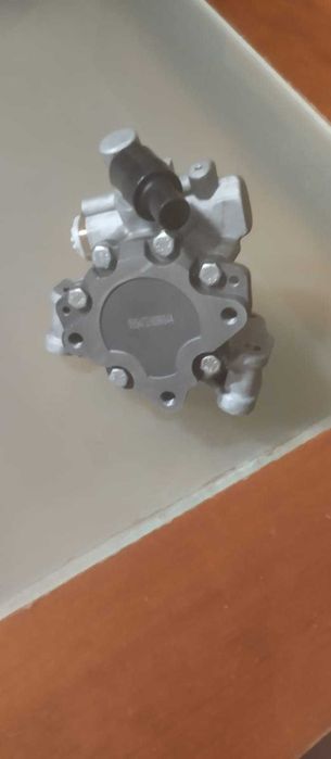 Bomba direção Mercedes NOVA