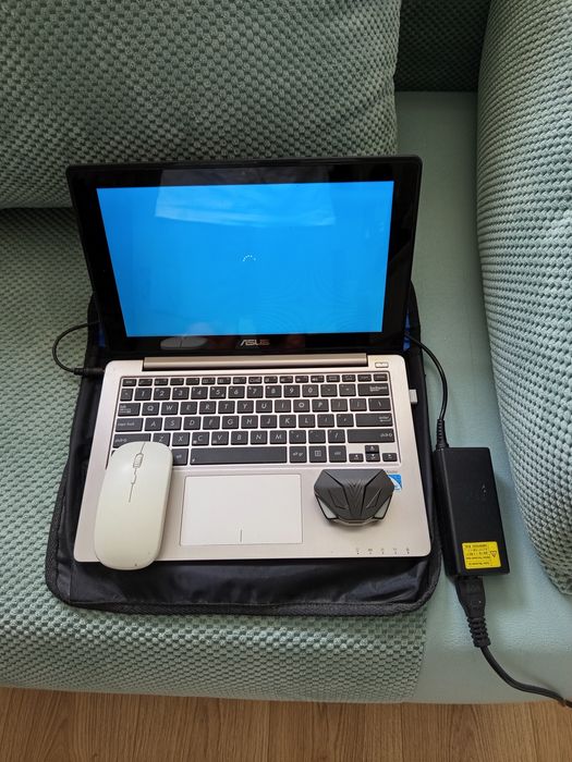 Notebook Asus x202e dotyk 4Gb 500 Gb