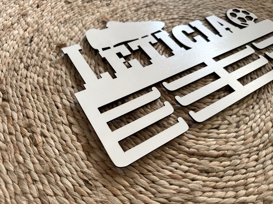 PORTA-MEDALHAS PERSONALIZADOS EM MADEIRA