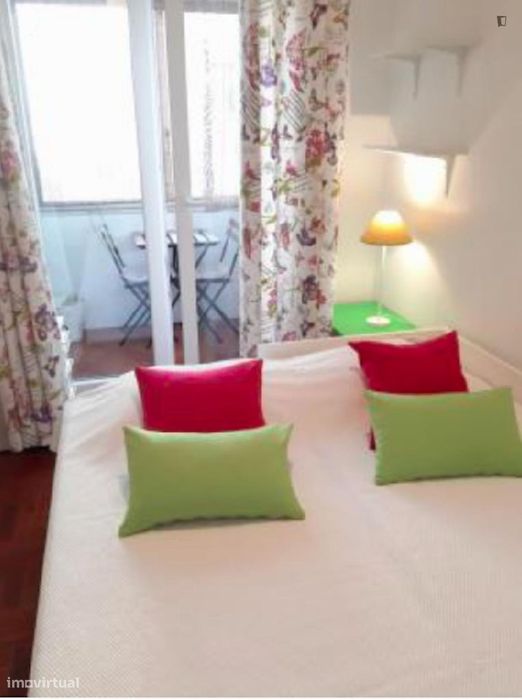Quarto - localizado em Picoas Lisbon