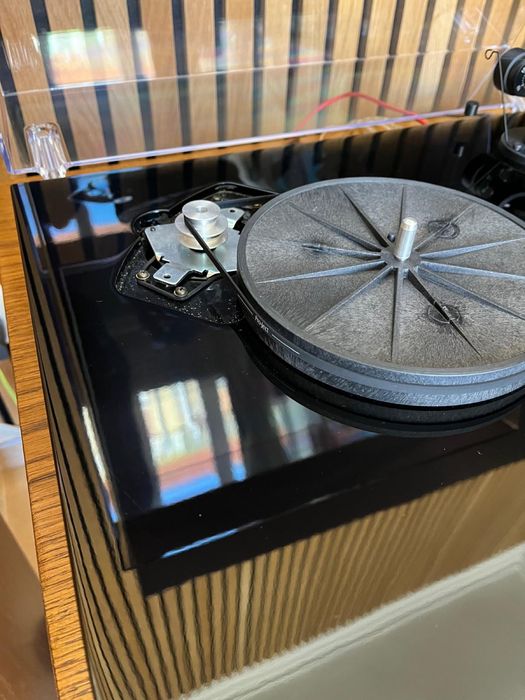 Gira-discos Project Debut Carbon + Phono Box