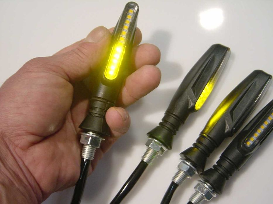 Piscas LED para mota com acendimento sequencial