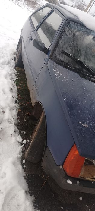 Продам машину таврію