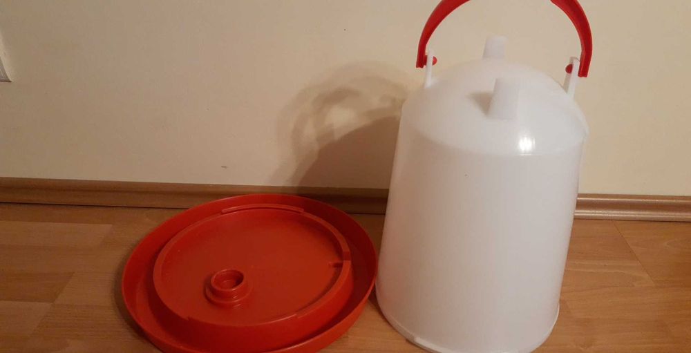 Poidło 15l dla drobiu. Super cena!!!