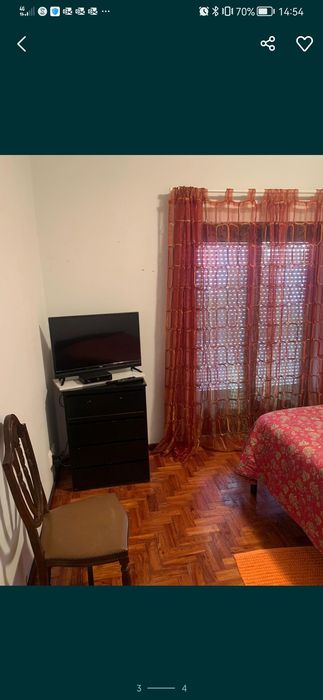 Aluga se quarto na parede para 1 pessoa