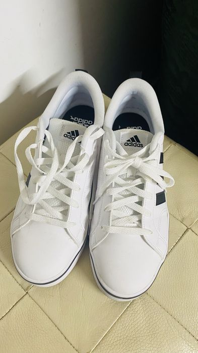 Sapatilhas adidas como novas