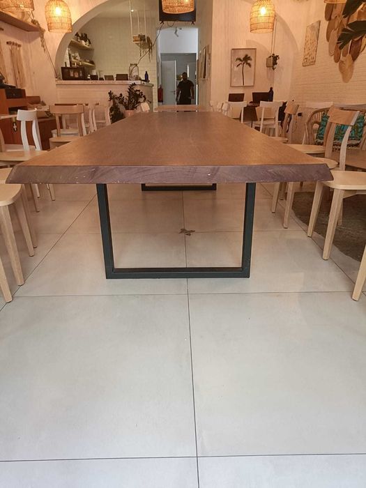 Mesa de Madeira Exótica Mogno