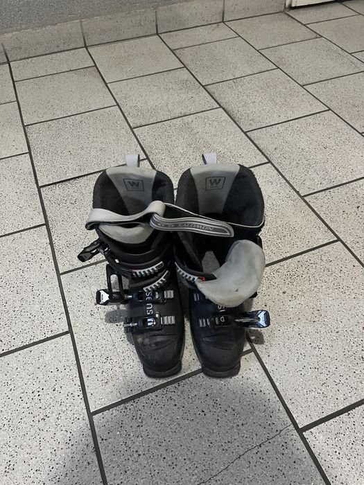Buty narciarskie czarne