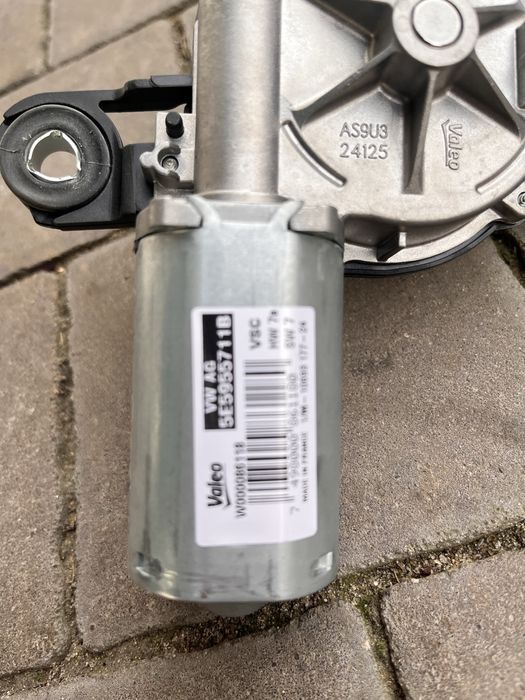 AUDI Q3 83A Silniczek tylnej wycieraczki