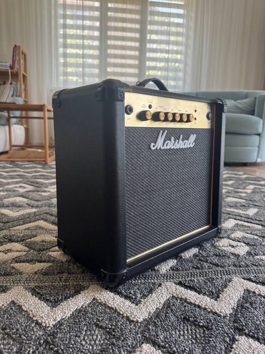 Marshall MG15 комбопідсилювач для електрогітари, комбік
