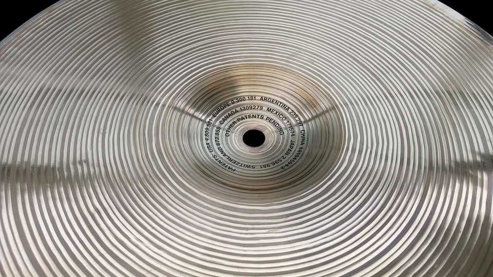 Pratos choque Paiste Signature