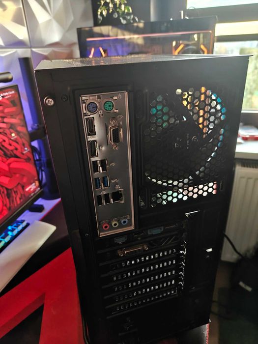 Komputer i3 10105f RX 580 8 gb 16 gb ram