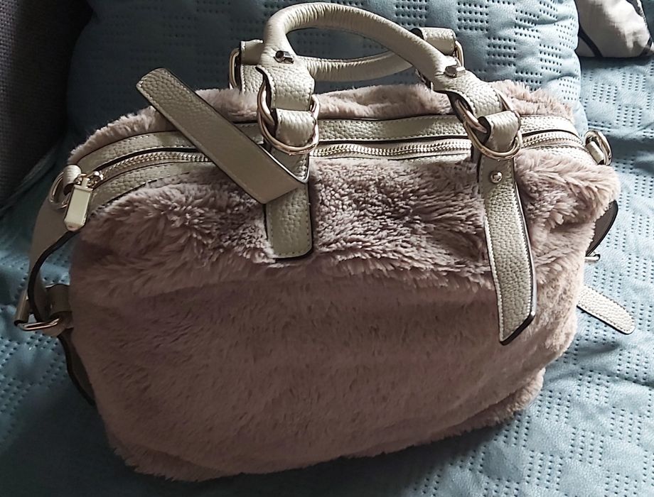 Szara miękka torba ze sztucznego futerka orsay