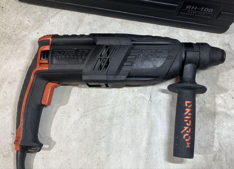 Dnipro-M RH-100 Перфоратор SDS+ 2.8Дж 880Вт Кейс
