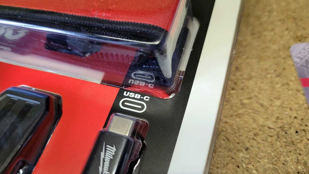 Налобний ліхтар 2nd Gen з USB 3.0 TRUEVIEW™ 600 lm Milwaukee 2163-21