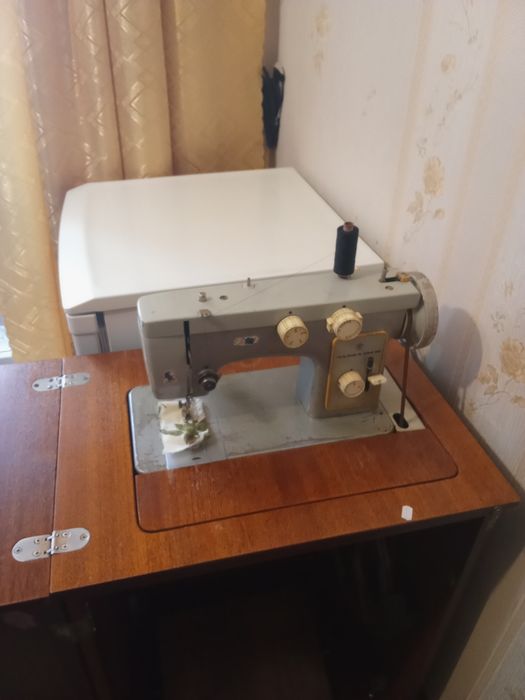 Швейна машинка Чайка 142-м