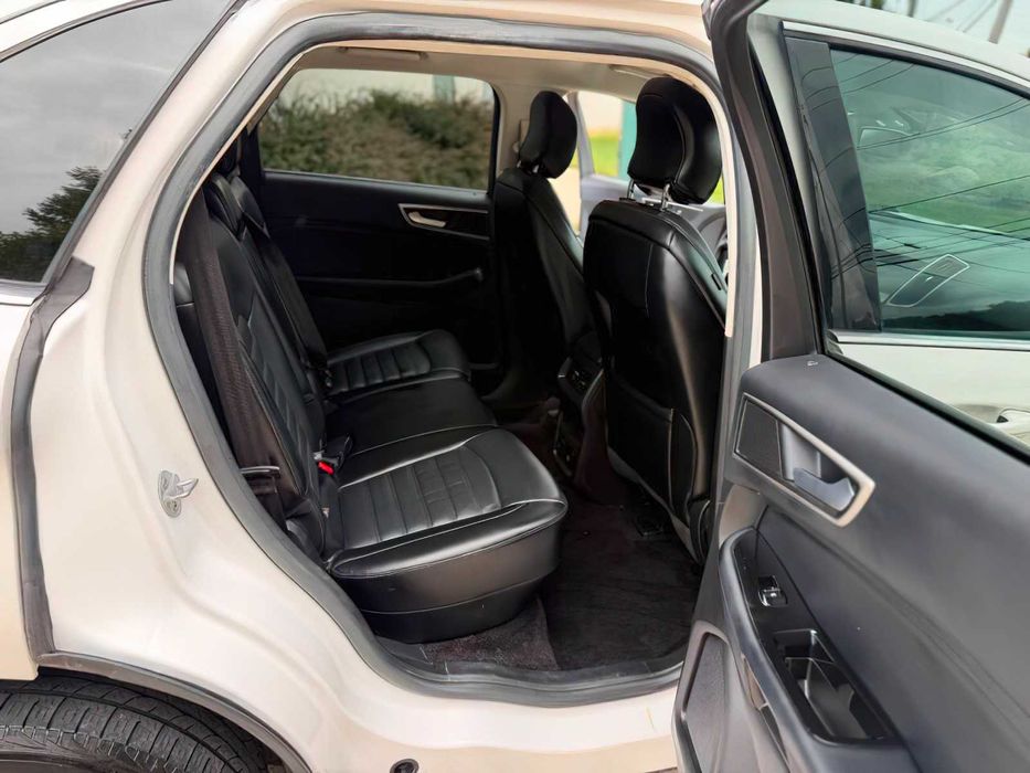 Ford Edge      2017