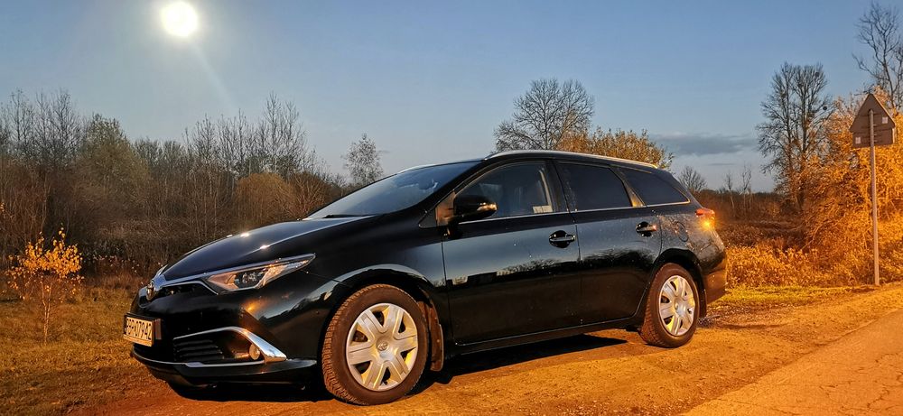 Toyota Auris Prestige 1,6 polski salon 1 właściciel mały przebieg