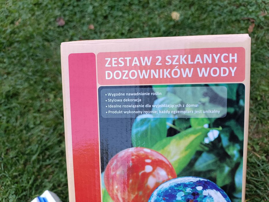 Szklane kule nawadniające, dozownik wody