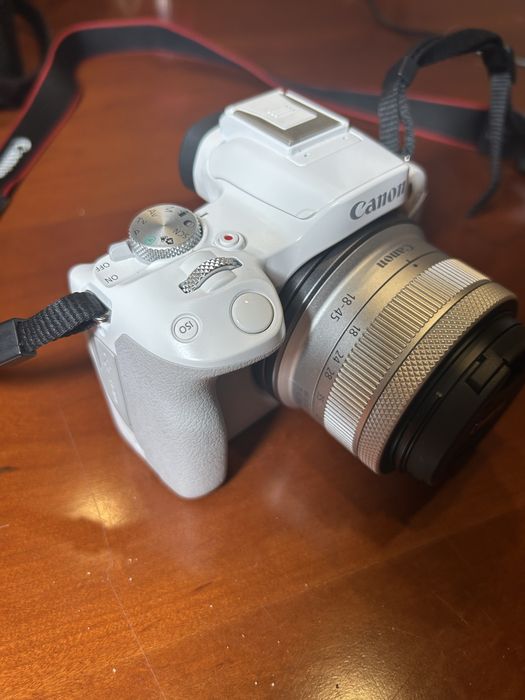 Maquina Canon R50