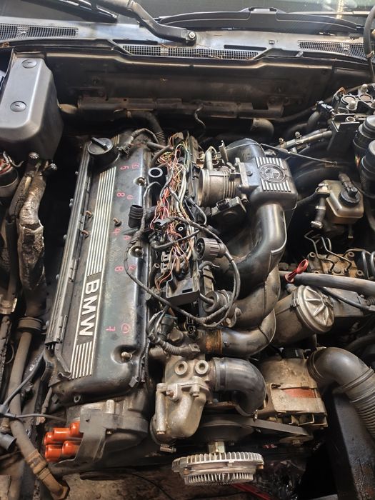 Części silnika m30b30 e32 730i