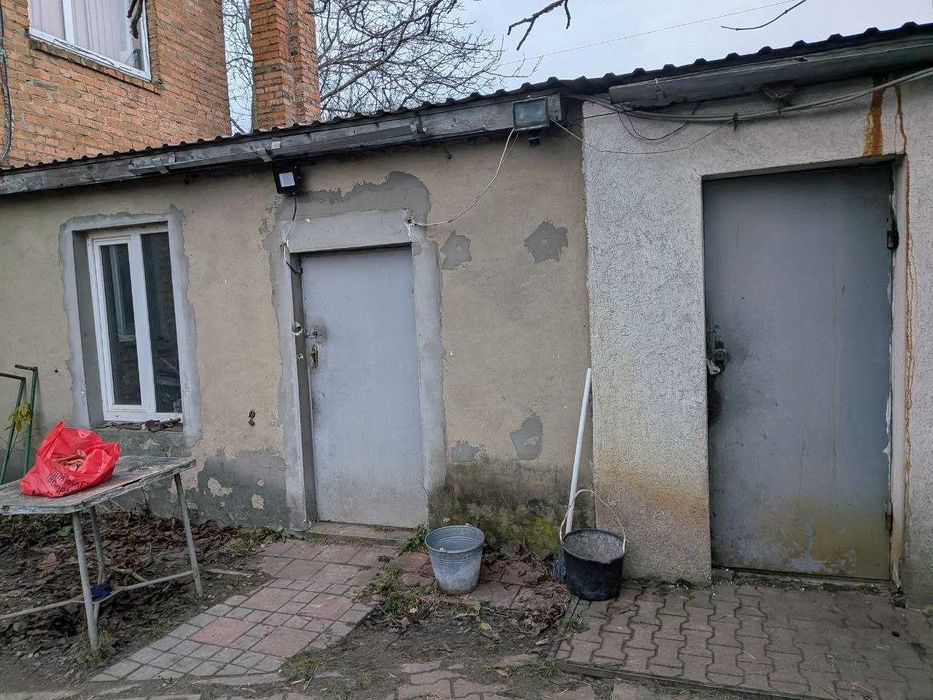 Продається ремонтно-виробнича база