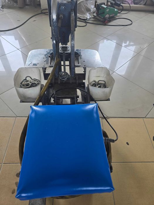 Prasa hydrałliczna do zakuwania oczek do plandek