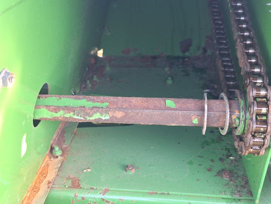 Прес - подборщик Пресс-підбирач John Deere 339 , 339 Джон Дір