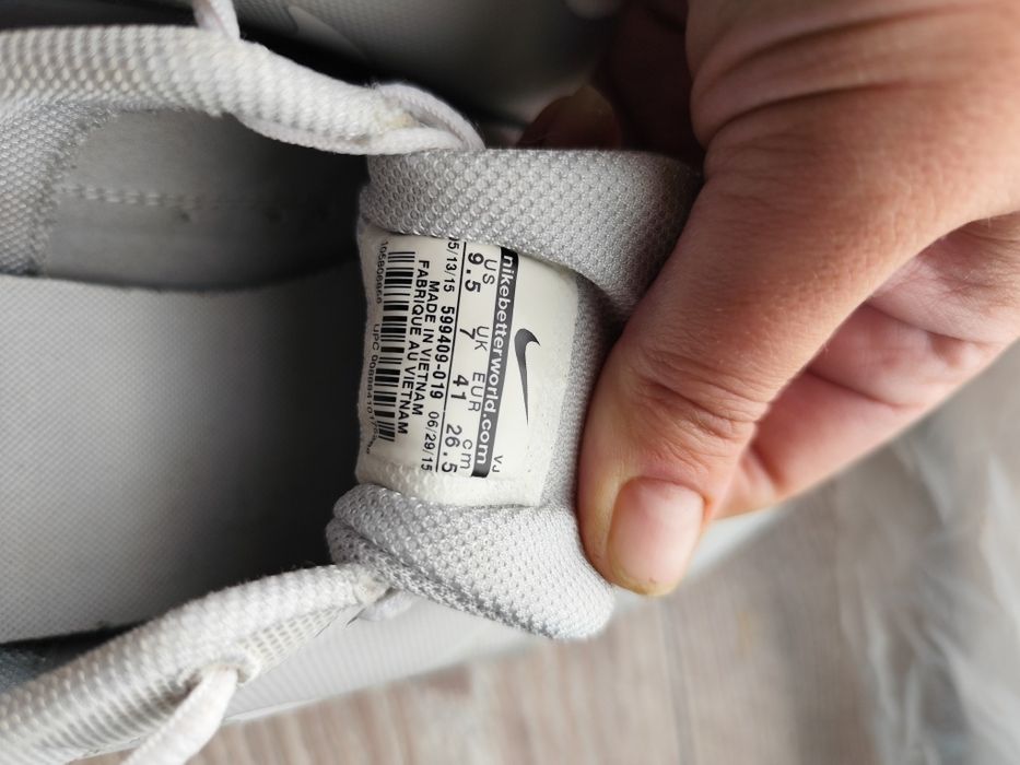 Nike кросовки светло серые