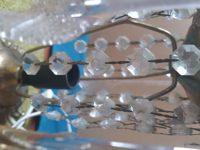 2 Candeeiros mesa antigos latão cristais, gotas, folhas, vidro vintage