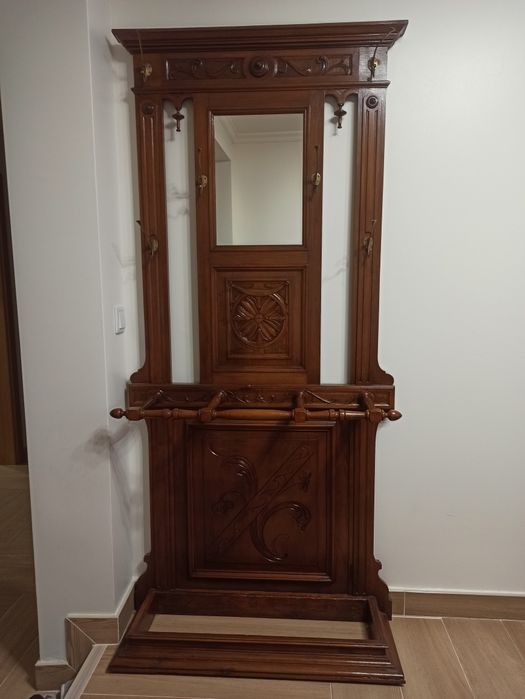 Móvel bengaleiro de entrada. Vários cabides. Vintage. Recuperado.