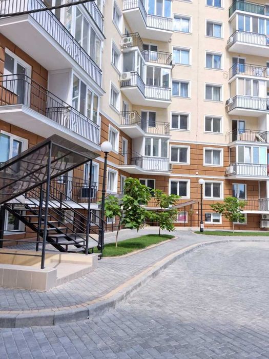 Просторная 1 комнатная Королёва/Инглези.