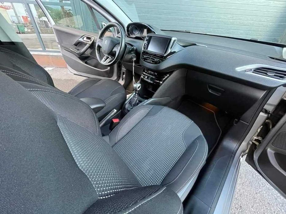 Peugeot 208 Allure