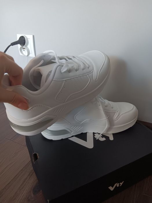 Nowe sneakersy rozmiar 39